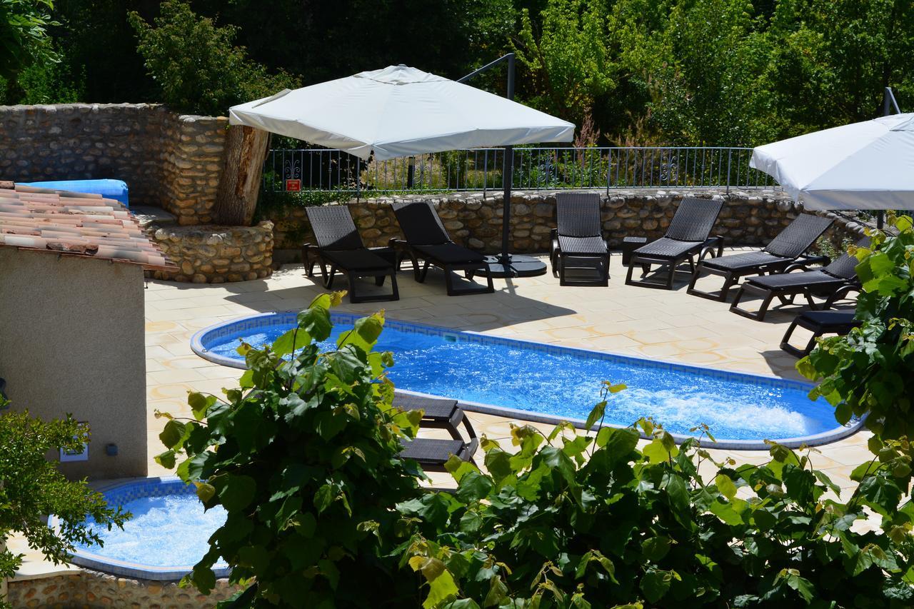 Hotel Le Colombier Moustiers-Sainte-Marie Exterior photo